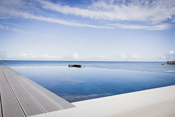 Infinity pool